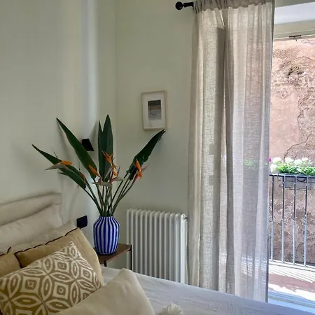 Apartment In The Heart Of *